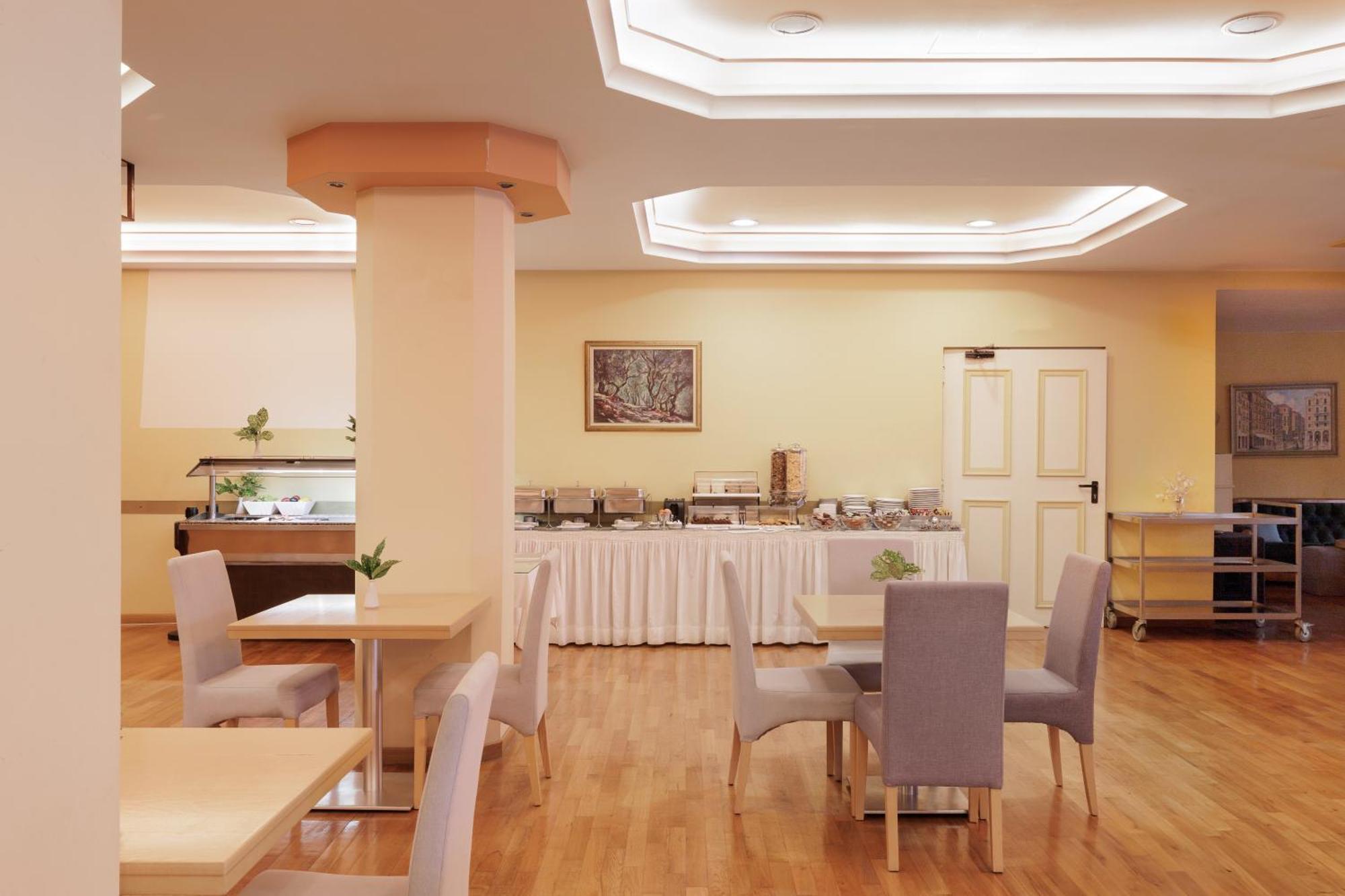 Louvre Hotel Gouviá Eksteriør bilde