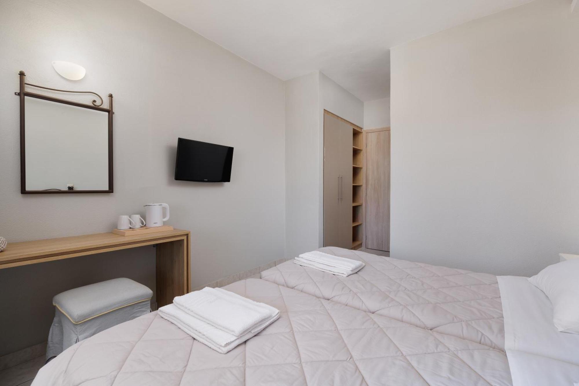Louvre Hotel Gouviá Eksteriør bilde